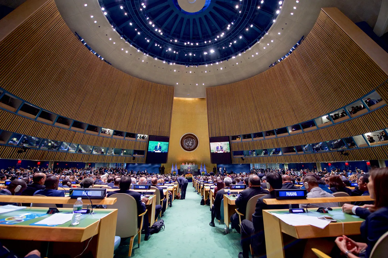 COP21_Climate_Change_Agreement_on_Earth_Day_in_New_York